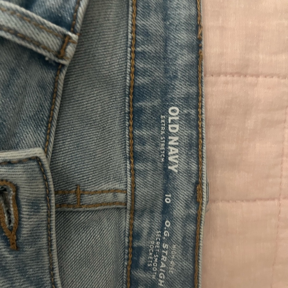 Old Navy. Women’s loose jeans